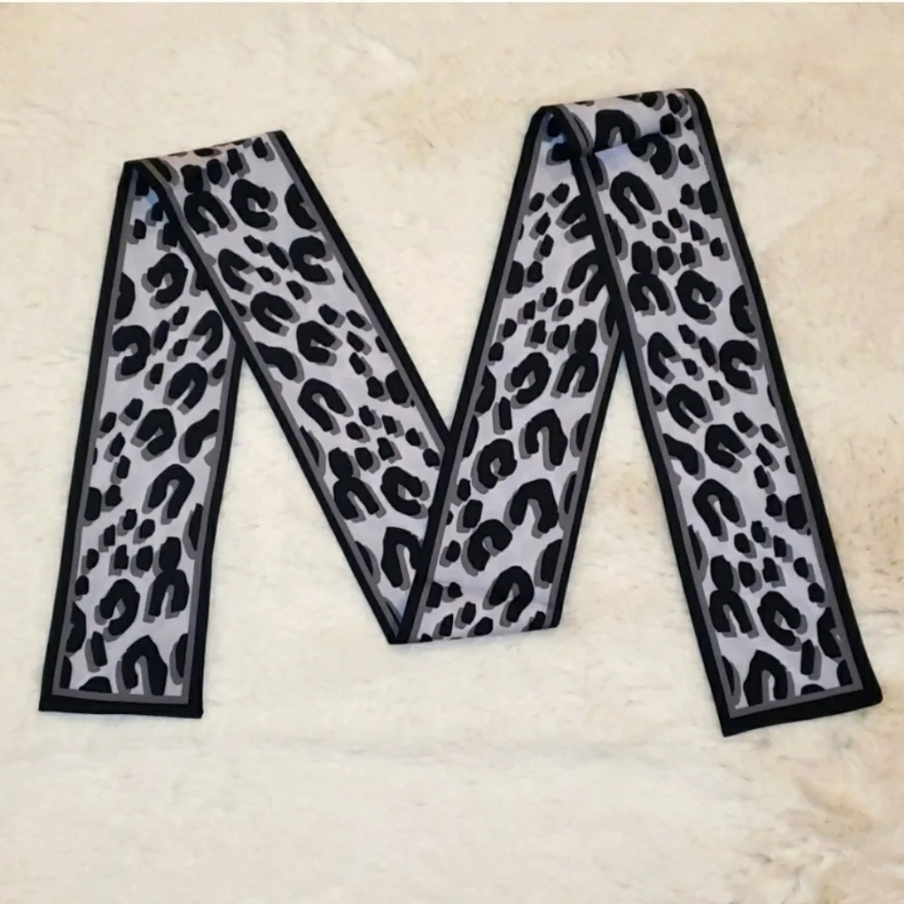 Silver Leopard print Silk Skinny Scarf Twilly